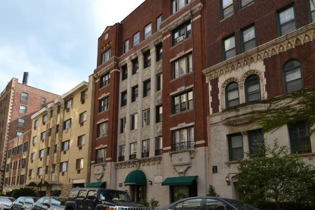 428 W Roscoe St in Chicago, IL - Building Photo