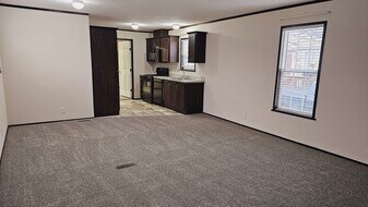 154 Whippoorwill Ln in Rochester Hills, MI - Building Photo