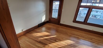 11304 Florian Ave, Unit Up in Cleveland, OH - Foto de edificio - Building Photo