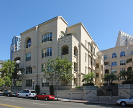 Columbia Place in San Diego, CA - Foto de edificio - Building Photo