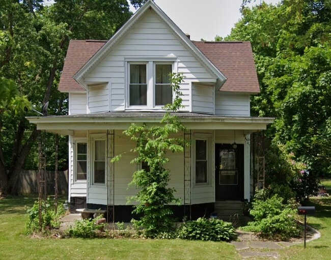 1401 S Main St