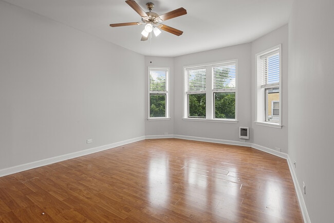 3641 W Dickens Ave in Chicago, IL - Building Photo - Building Photo