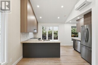 2291 Badger Crescent in Ottawa, ON - Building Photo - Building Photo