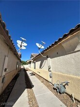 5926 Mahogany Mountain Dr in Las Vegas, NV - Building Photo - Building Photo