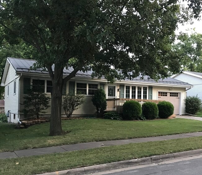 property at 1827 Truman Dr