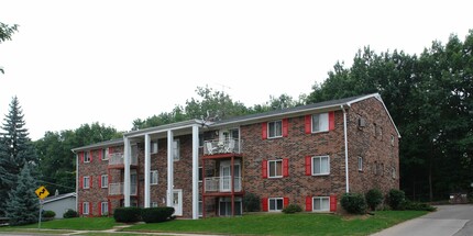 Cavanaugh Flatz in Lansing, MI - Foto de edificio - Building Photo