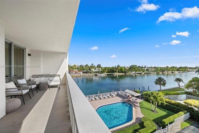 property at 9111 E Bay Harbor Dr