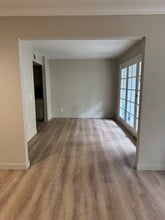 18850 Hatteras St in Tarzana, CA - Building Photo - Building Photo