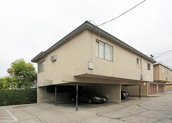 7318 Newlin Ave in Whittier, CA - Foto de edificio - Building Photo