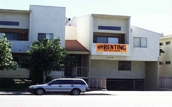 15020 Burbank Blvd in Sherman Oaks, CA - Building Photo - Building Photo