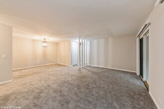 560 Shorely Dr in Barrington, IL - Building Photo - Building Photo