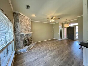 509 SW 157th St in Oklahoma City, OK - Foto de edificio - Building Photo