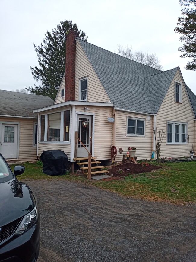 370 Old State Route 32, Unit Quarry cottage in Saugerties, NY - Building Photo - Building Photo