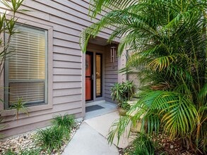 6094 Wilshire Blvd in Sarasota, FL - Building Photo - Building Photo