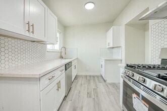 255 W Hawes Ave in Fresno, CA - Building Photo - Building Photo