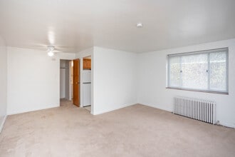 Bellevue Mansions in Pittsburgh, PA - Building Photo - Interior Photo