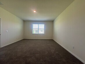 335 Barebow Ln in Ormond Beach, FL - Foto de edificio - Building Photo