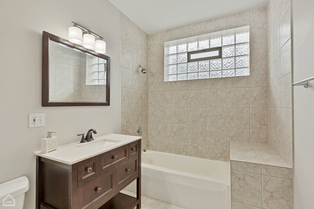 2659 W Walton St, Unit #1w in Chicago, IL - Foto de edificio