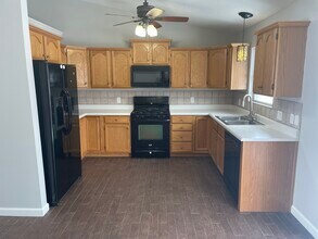 6107 Appomattox Rd in Davenport, IA - Foto de edificio - Building Photo