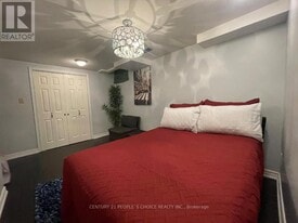 54 Carrie Crescent in Brampton, ON - Building Photo