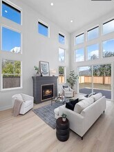 218 N 54th Pl in Mount Vernon, WA - Building Photo - Building Photo