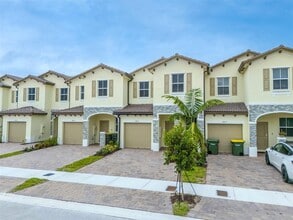 2813 SE 25th Ave in Homestead, FL - Building Photo - Building Photo