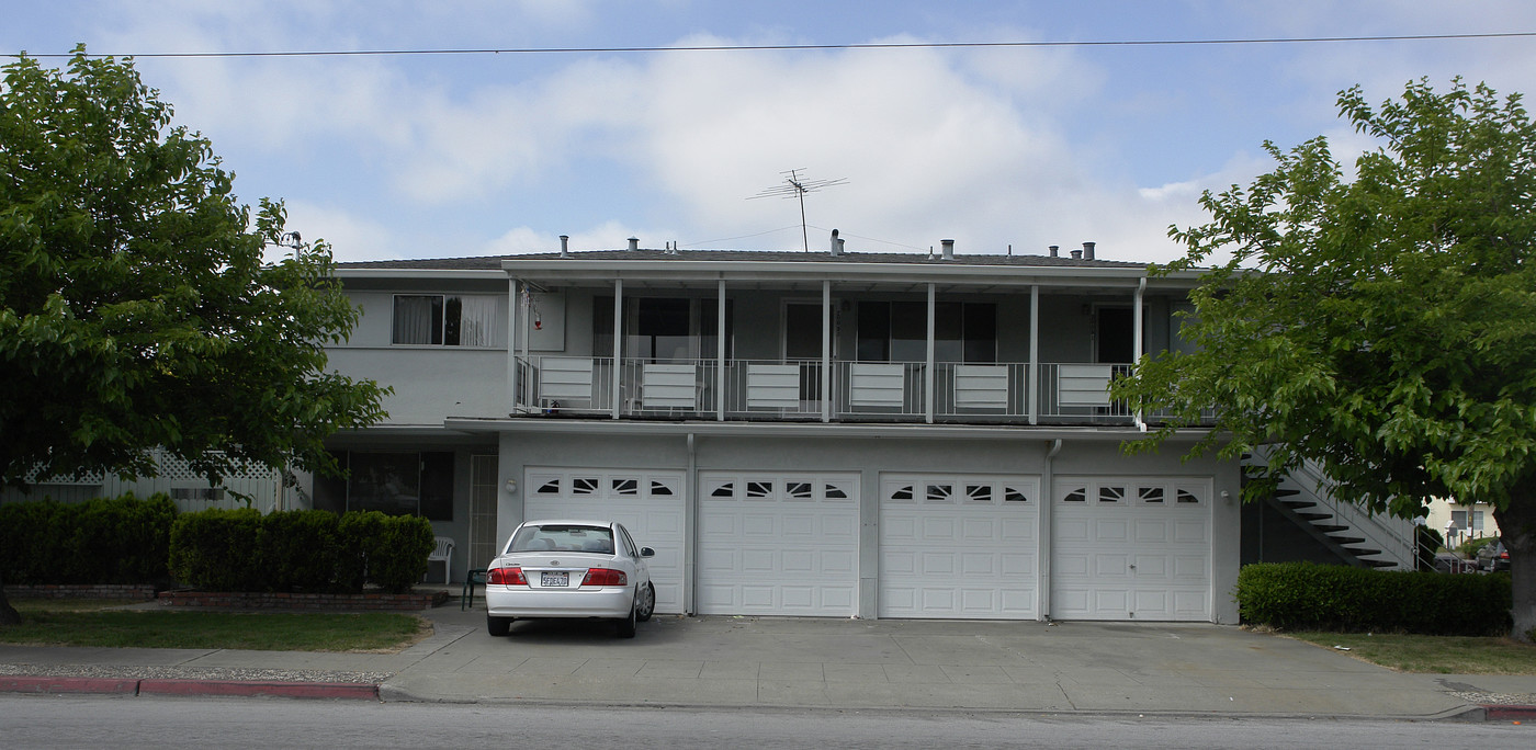 20049 Hathaway Ave in Hayward, CA - Building Photo