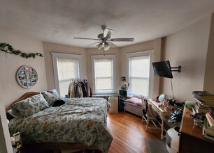 140 Brooks St, Unit 2 in Boston, MA - Building Photo - Building Photo