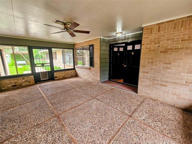2015 Silver Leaf Dr in Spring, TX - Building Photo - Building Photo