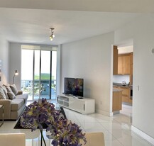 15811 Collins Ave, Unit 1605 in North Miami Beach, FL - Building Photo - Building Photo