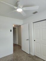 1005 N Bracewell Dr in Plant City, FL - Building Photo