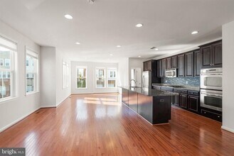 21766 Harroun Terrace in Ashburn, VA - Building Photo - Building Photo