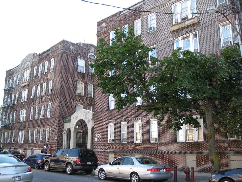 1006-1022 E 36th St in Brooklyn, NY - Foto de edificio