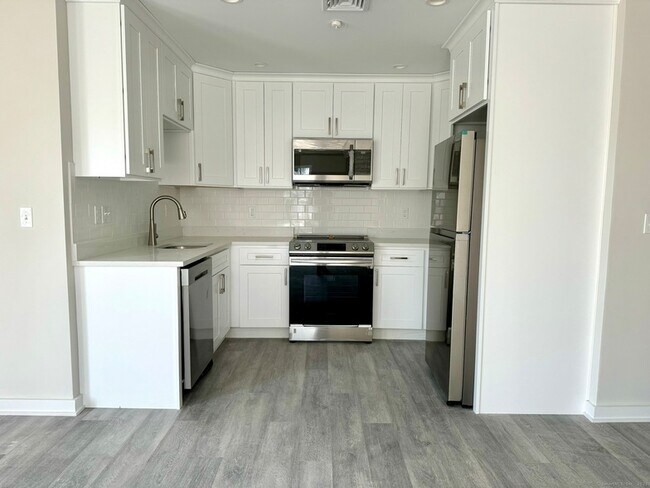79 Lawrence St, Unit 1504-2 in New Haven, CT - Building Photo - Building Photo