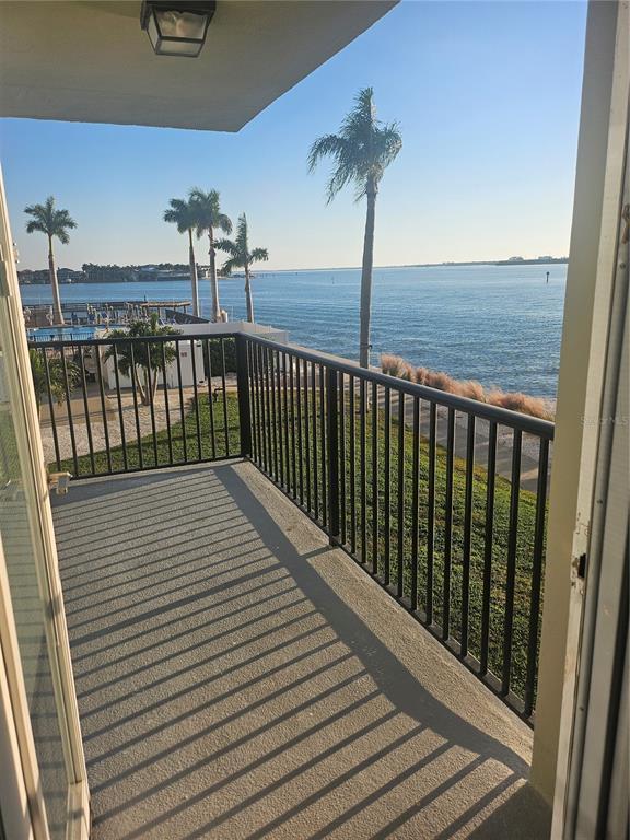 5220 Brittany Dr S in St. Petersburg, FL - Building Photo - Building Photo