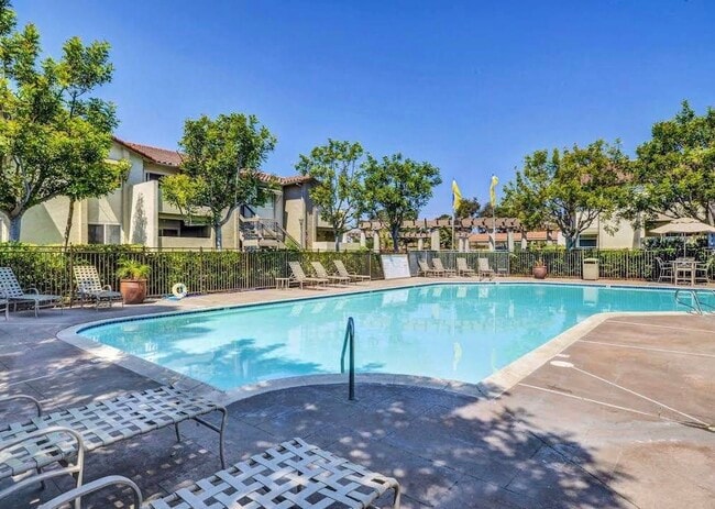5415 Lake Murray Blvd, Unit Adagio Lake Murray in La Mesa, CA - Building Photo - Building Photo
