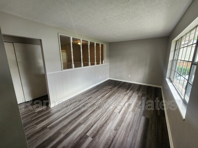 10210 Nola Dr in Louisville, KY - Building Photo - Building Photo