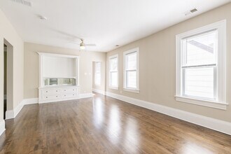 2754 S Logan Ave, Unit 2754 Upper in Milwaukee, WI - Foto de edificio - Building Photo