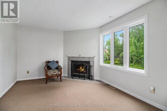 3050-3050 Victoria Heights Crescent in Ottawa, ON - Building Photo - Building Photo