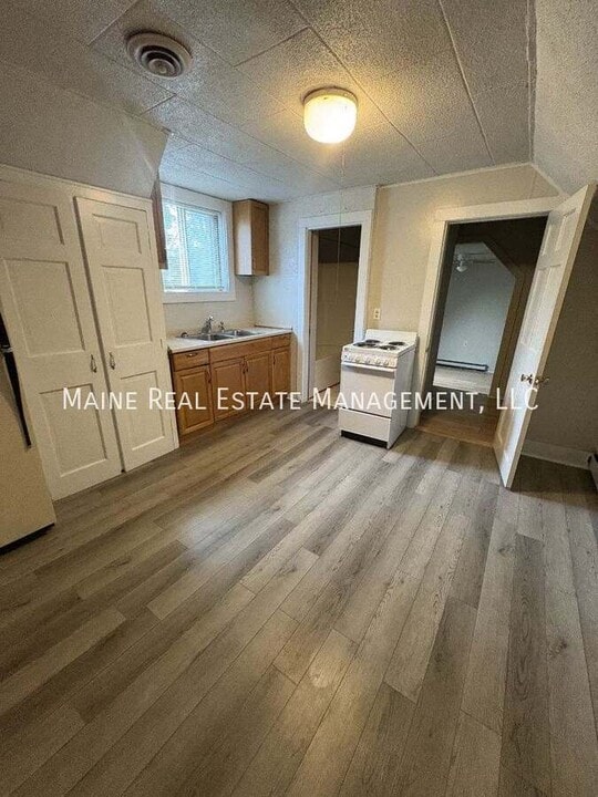 123 Union St in Brewer, ME - Building Photo