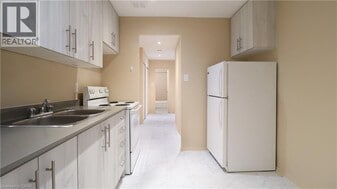 84 2nd St in Orangeville, ON - Building Photo