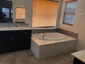 2360 Rio Grande Dr in Tracy, CA - Building Photo - Building Photo