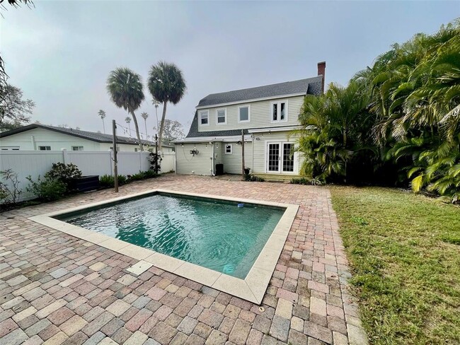 3953 Arkansas Ave NE in St. Petersburg, FL - Building Photo - Building Photo