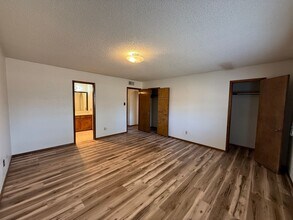 2112 Jonquil Park Dr in Clovis, NM - Building Photo - Building Photo