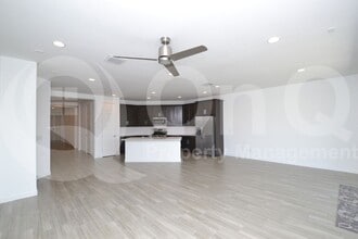 9213 W Glenrosa Ave in Phoenix, AZ - Building Photo - Building Photo