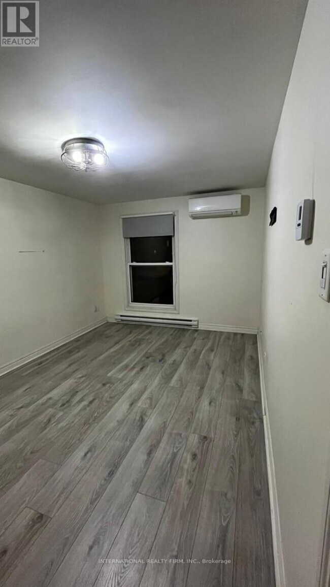 54 Hoskins Square in Brampton, ON - Building Photo - Building Photo