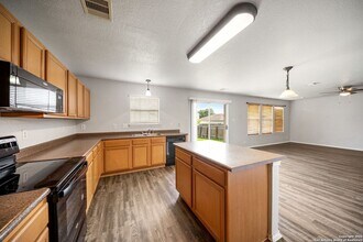 13214 Solar Crest in San Antonio, TX - Building Photo - Building Photo