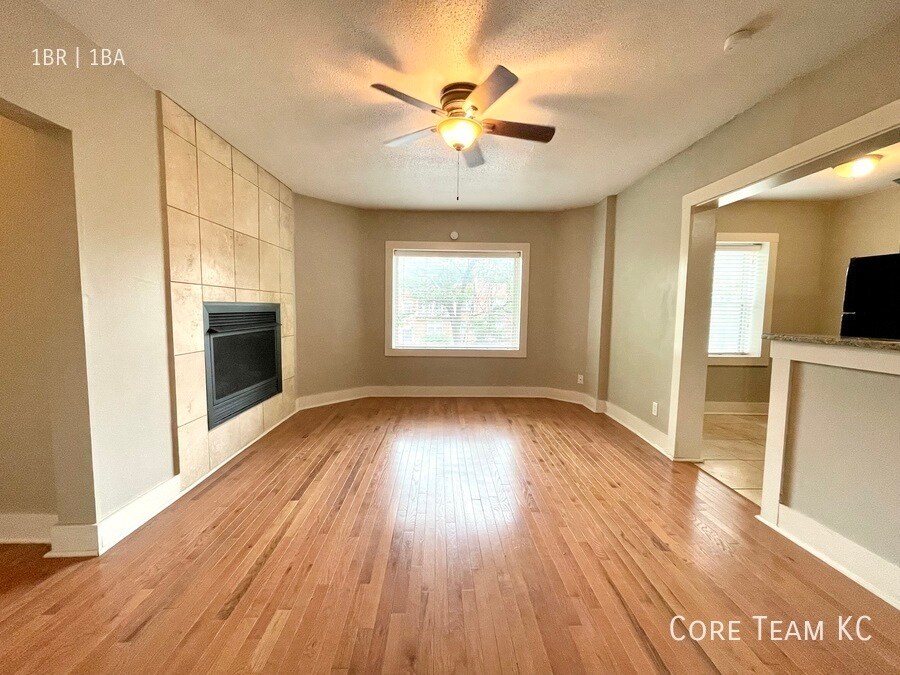 4328 Roanoke Pkwy in Kansas City, MO - Building Photo