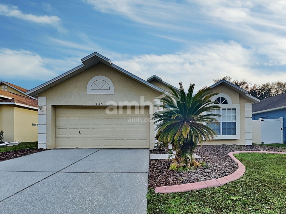 9340 Hidden Water Cir in Riverview, FL - Building Photo