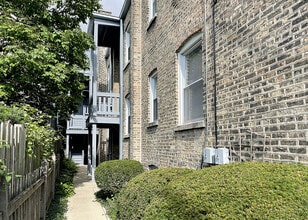 West Grace Street in Chicago, IL - Foto de edificio - Building Photo